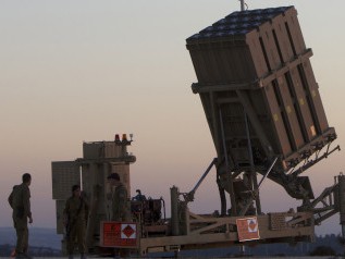 Hệ thống phòng thủ tên lửa "Lá chắn Thép" của Israel