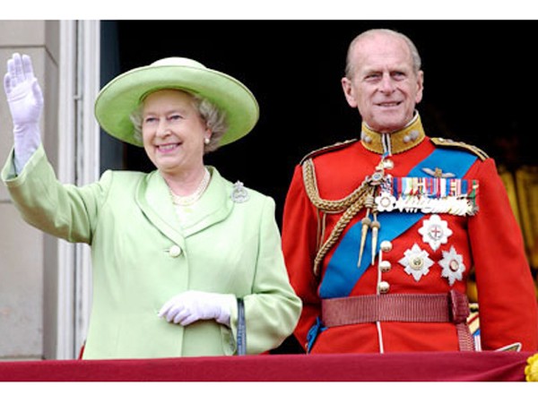 Nữ hoàng Anh và phu quân