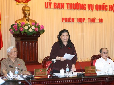 Phó Chủ tịch Quốc hội Tòng Thị Phóng phát biểu tại phiên họp thứ 10 của Ủy ban Thường vụ Quốc hội chiều 15-8 Ảnh: TTXVN