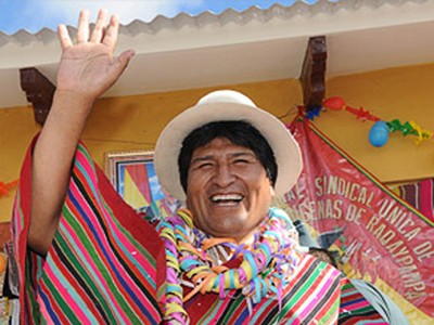 Tổng thống Bolivia giầu vì quà tặng của dân