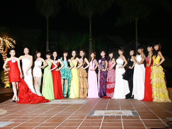 16 gương mặt tham gia vòng chung khảo Miss ITgo 2011. Ảnh: Ban tổ chức