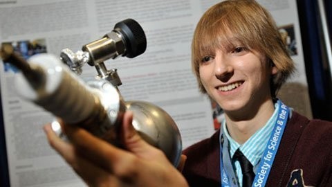Teen Mỹ tự chế tạo lò phản ứng hạt nhân
