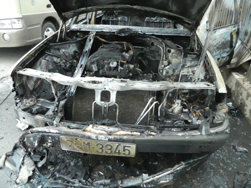 Phần còn lại của chiếc Mercedes sau vụ cháy