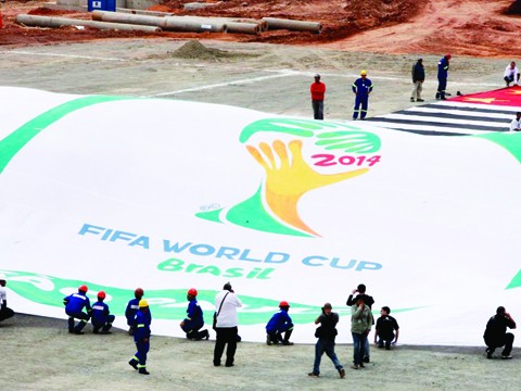 Việc xây dựng các SVĐ vẫn còn dang dở là một khó khăn cho công tác tổ chức World Cup 2014. Ảnh: Getty Images