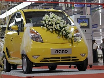 Xe giá rẻ nhất thế giới Tata Nano ế hàng
