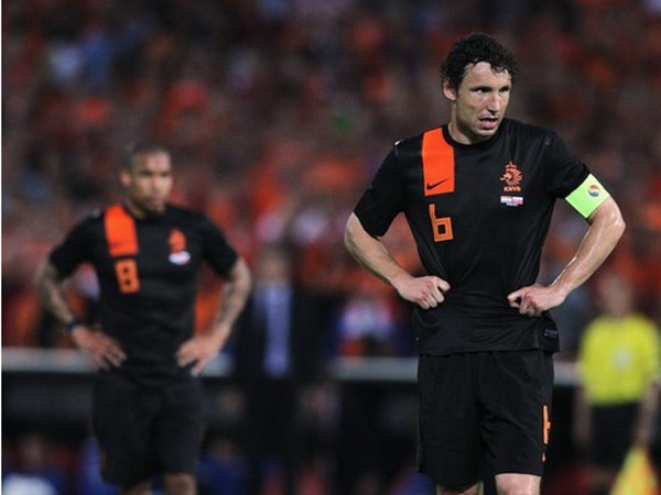 Hà Lan sẽ chơi chặt chẽ với bộ đôi Van Bommel và De Jong - Ảnh: Getty