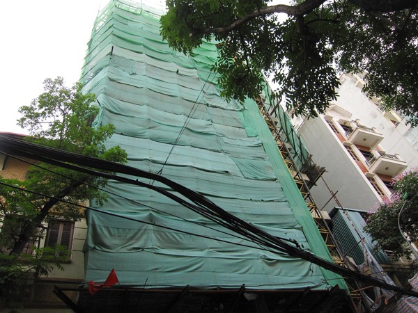 Công trình cao tầng tại 55A-55B Bà Triệu vi phạm nghiêm trọng trật tự xây dựng