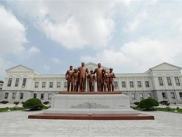 Đột nhập trường đào tạo các 'thái tử' của Triều Tiên