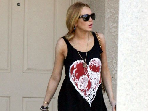 Lindsay Lohan tố bồ cũ của Britney Spears