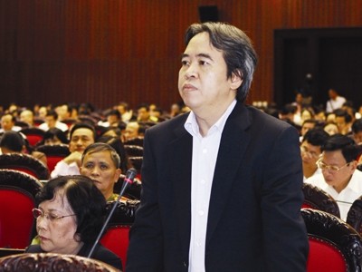 Dự kiến chất vấn Thống đốc Nguyễn Văn Bình về nợ xấu, giá vàng