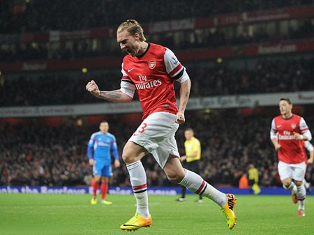 Kết quả Ngoại hạng Anh: Arsenal gia cố ngôi đầu