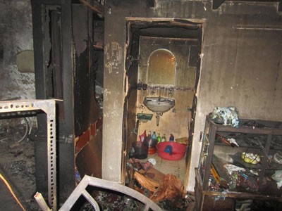 Hai mẹ con chết thảm trong căn nhà cháy