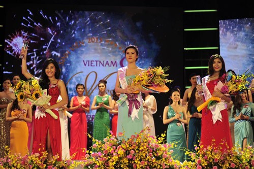 Hình ảnh đêm Chung kết 'Nữ sinh viên Việt Nam duyên dáng 2013'