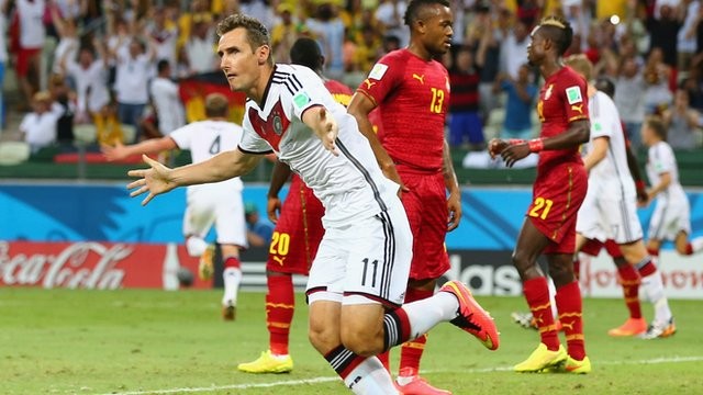 Klose đã ghi được bàn thắng lịch sử