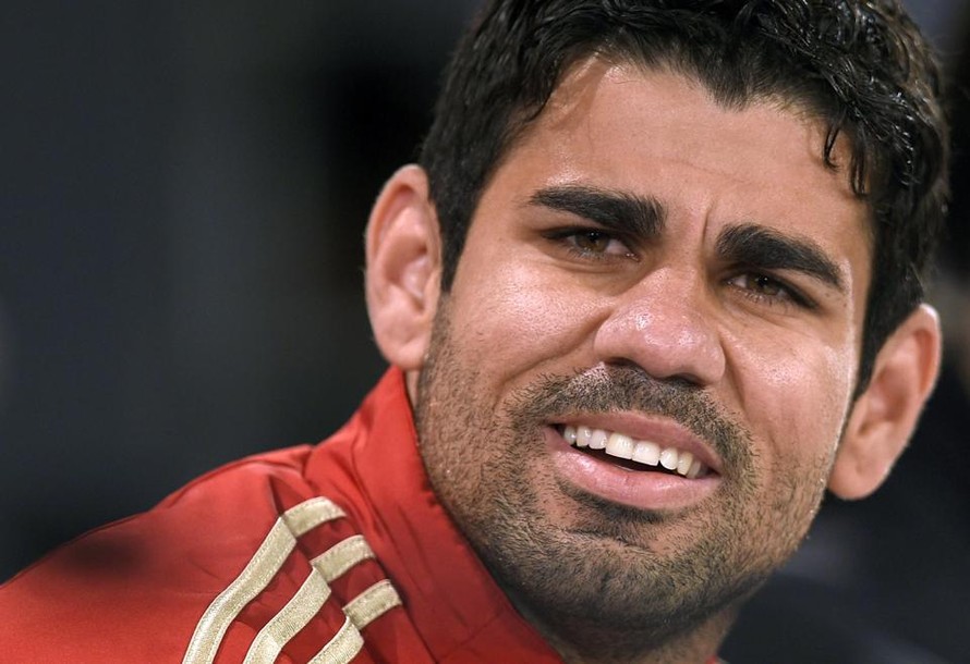 Khuôn mặt Costa trông già hơn tuổi 25