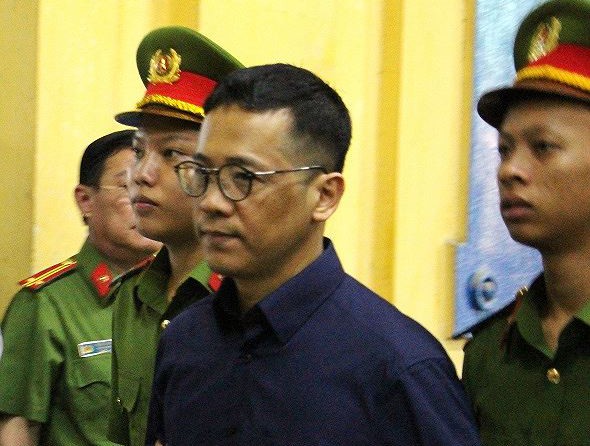 Ông Phan Thành Mai nói tại tòa sáng nay rằng ‘Lãi ngoài trả cho ông Trần Quý Thanh là vực thẳm cuốn VNCB vào vũng lầy’. Ảnh: Tân Châu