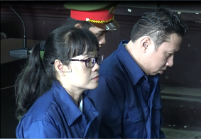 Huỳnh Thị Huyền Như sáng nay đến tòa lần cuối nghe tuyên án. Ảnh: Tân Châu 