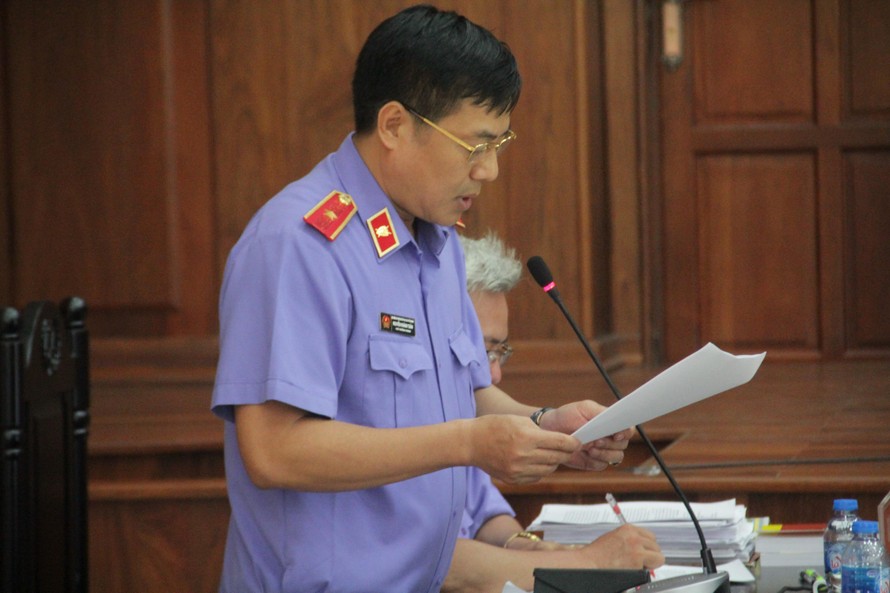 Đại diện VKS tại phiên tòa phúc thẩm 'đại án' DongABank đã đề nghị điều tra dấu hiệu đồng phạm của người liên quan. Ảnh: Tân Châu