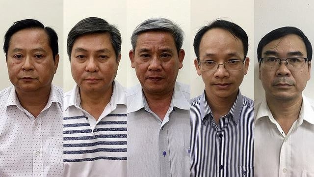  (Từ trái sang) Các bị can Nguyễn Hữu Tín, Đào Anh Kiệt, Lê Văn Thanh, Nguyễn Thanh Chương, Trương Văn Út.