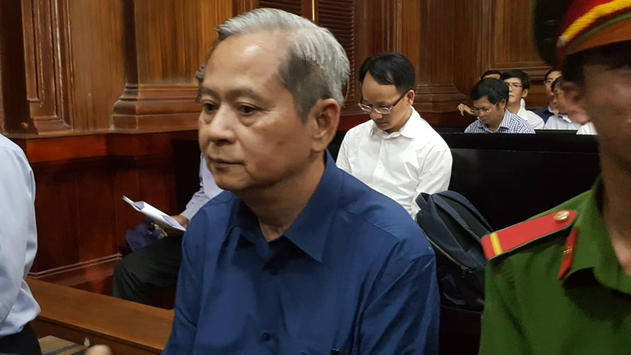 Nguyên Phó Chủ tịch UBND TPHCM - bị cáo Nguyễn Hữu Tín tại phiên tòa. Ảnh: Tân Châu