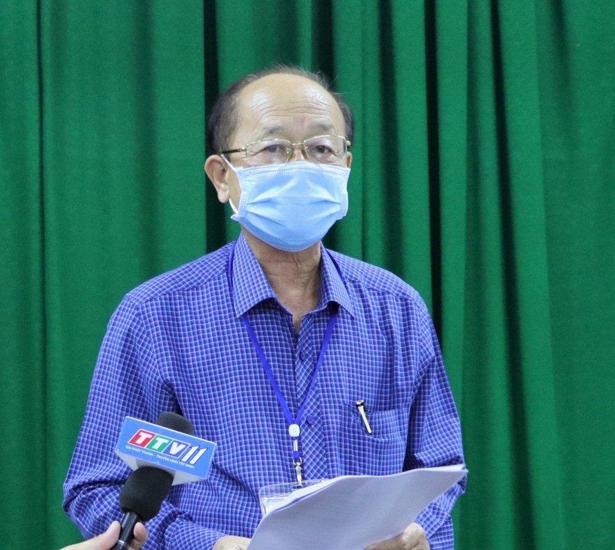 Bác sĩ Nguyễn Văn Cường - Đại diện Ban Chỉ đạo phòng chóng dịch bệnh tỉnh Tây Ninh tại buổi họp báo tối nay 28/2. Ảnh: X.V