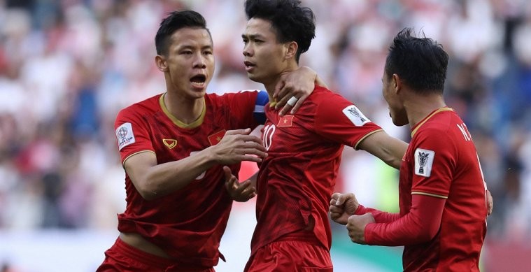Cầu thủ Việt Nam gây sốt với 'khẩu hiệu' ăn mừng trên mạng xã hội
