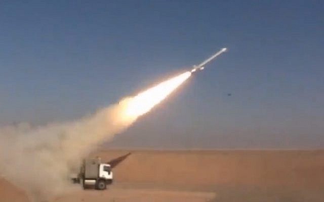 Video: Tên lửa Iran rời bệ phóng đánh trúng mục tiêu cách 1.200 km