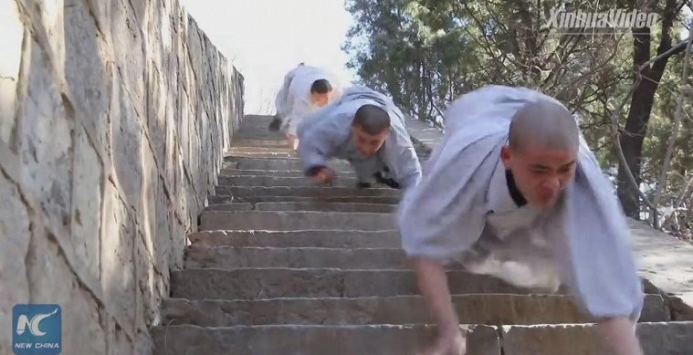 VIDEO: Mục kích võ tăng Thiếu Lâm trình diễn tuyệt đỉnh kungfu