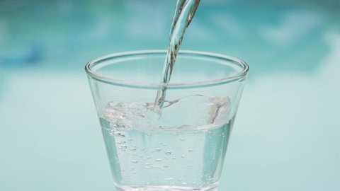 Uống nước đúng cách bảo vệ sức khỏe mà không phải ai cũng biết