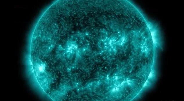 Mặt trời sẽ trở thành viên pha lê khổng lồ?