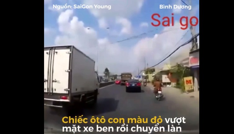 VIDEO: Xe ben hất tung ôtô con ở Bình Dương