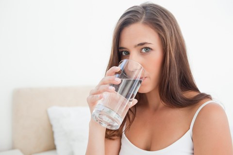 Tại sao uống nước ngay khi thức dậy rất quan trọng?