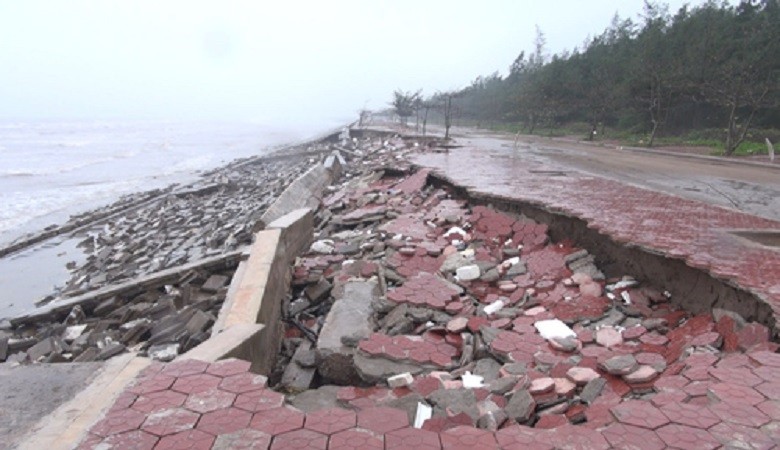 Bờ kè trăm tỷ ở Nam Định trước nguy cơ bị sóng biển phá huỷ
