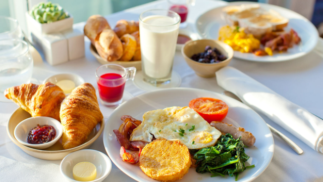 Bỏ bữa sáng, ăn tối muộn làm tăng nguy cơ tử vong 4-5 lần