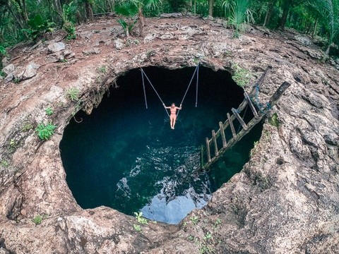 Loạt hố bơi tự nhiên ẩn dưới lòng đất ở Mexico