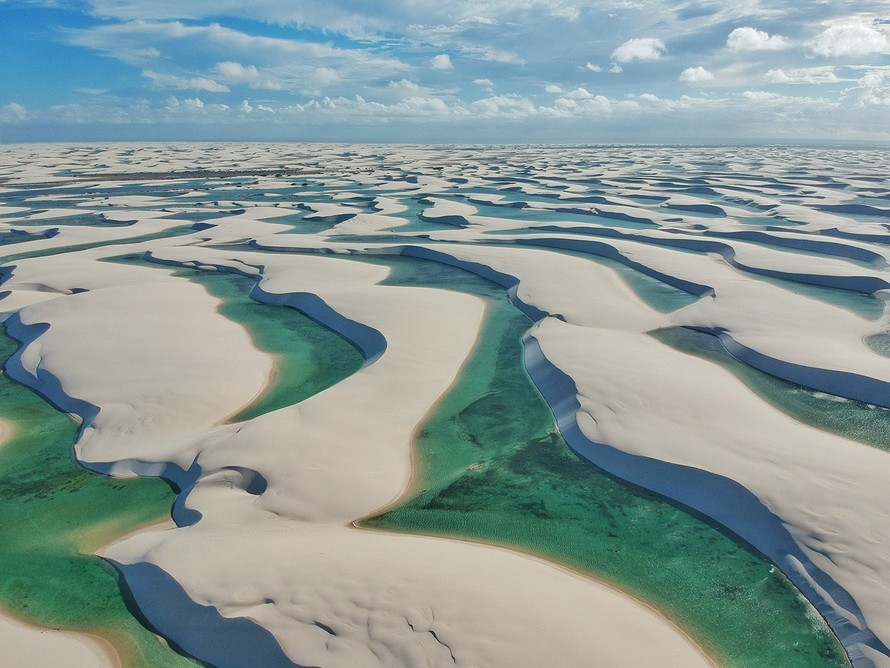 Nguyên nhân sa mạc có hàng nghìn hồ chứa nước