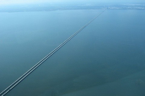Cây cầu vượt biển dài nhất thế giới ở Mỹ
