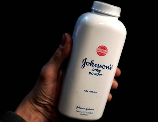 Bị kiện nhiều, nhà cung cấp bột phấn rôm Johnson & Johnson xin phá sản