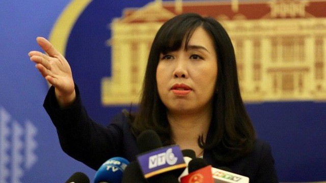 Trao công hàm phản đối tàu Trung Quốc dùng vòi rồng đuổi tàu cá Việt Nam