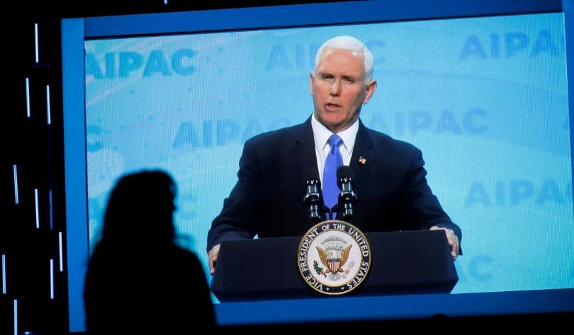 Phó Tổng thống Mỹ Mike Pence phát biểu trong hội nghị của NASA. (Ảnh: Reuters)