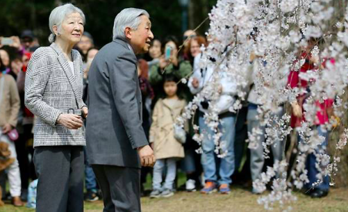 Nhà Vua Akihito và Hoàng hậu. (Ảnh: CNA)