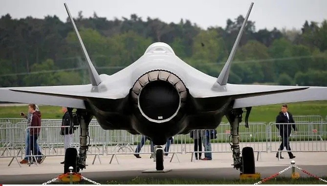 Một chiếc F-35 tham gia cuộc triển lãm ở Berlin vào tháng 4/2018. (Ảnh: Reuters)