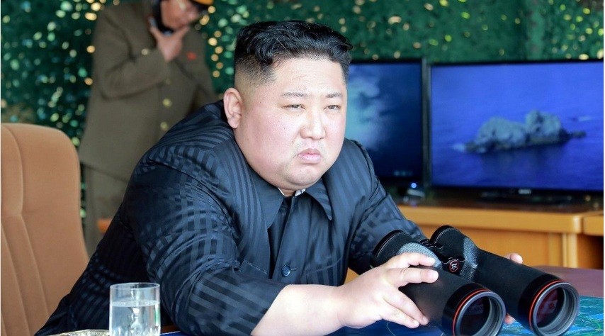 Chủ tịch Triều Tiên Kim Jong Un thị sát cuộc diễn tập. (Ảnh: KCNA)