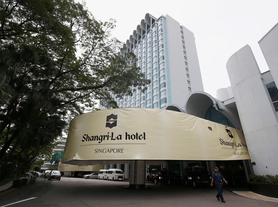 An ninh đang được thắt chặt tại khách sạn nơi diễn ra Đối thoại Shangri-La 2019. (Ảnh: Today Online)
