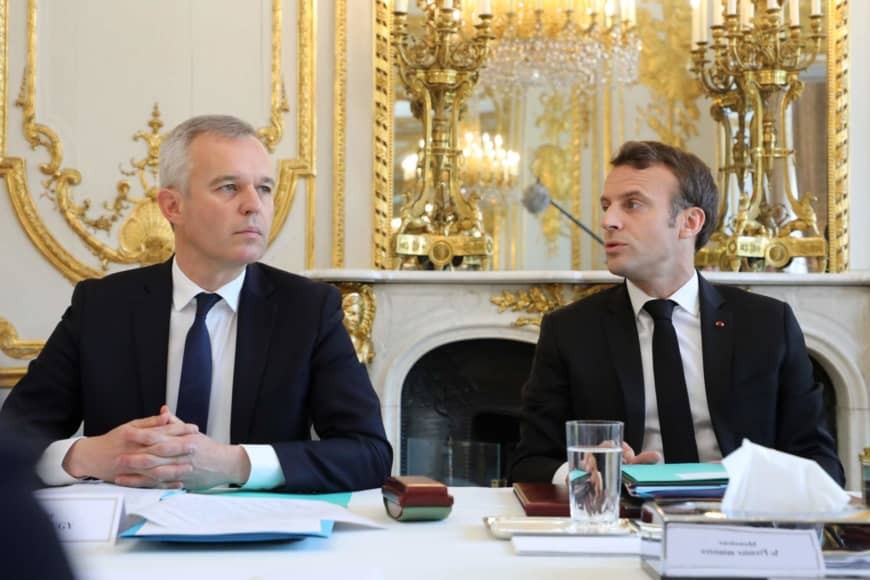 Ông Francois de Rugy bên cạnh Tổng thống Pháp Emmanuel Macron. (Ảnh: AP)