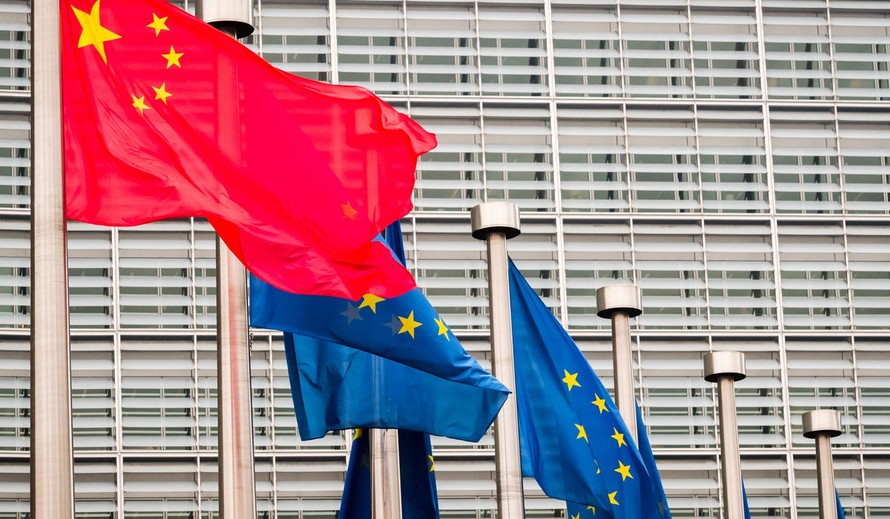 Cờ Trung Quốc và EU