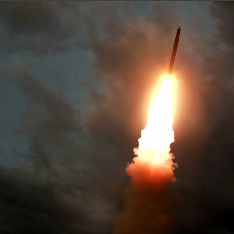 Ông Kim Jong Un giám sát vụ thử ‘bệ phóng tên lửa siêu lớn’