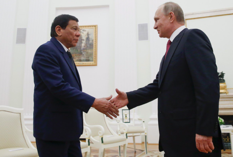 Tổng thống Duterte và Tổng thống Putin trong cuộc gặp năm 2017. (Ảnh: AP)