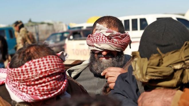 Những đối tượng tình nghi là thành viên IS bị bắt tại Syria đầu năm nay. (Ảnh: Getty Images)