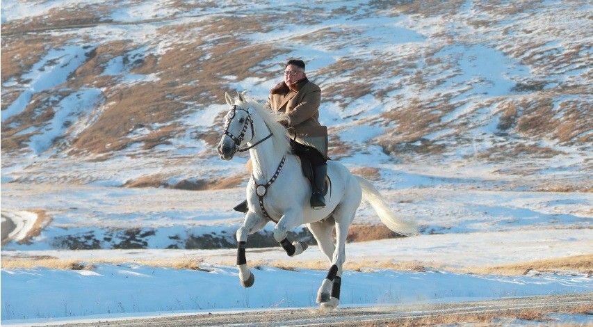 Một bức ảnh ông Kim Jong Un cưỡi ngựa trắng trên núi Paektu được KCNA đăng tải